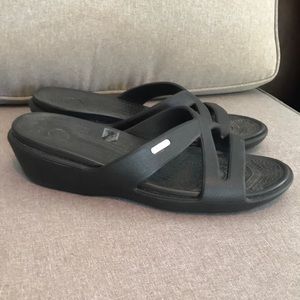 CROCS Womens black slip on sandal size 10